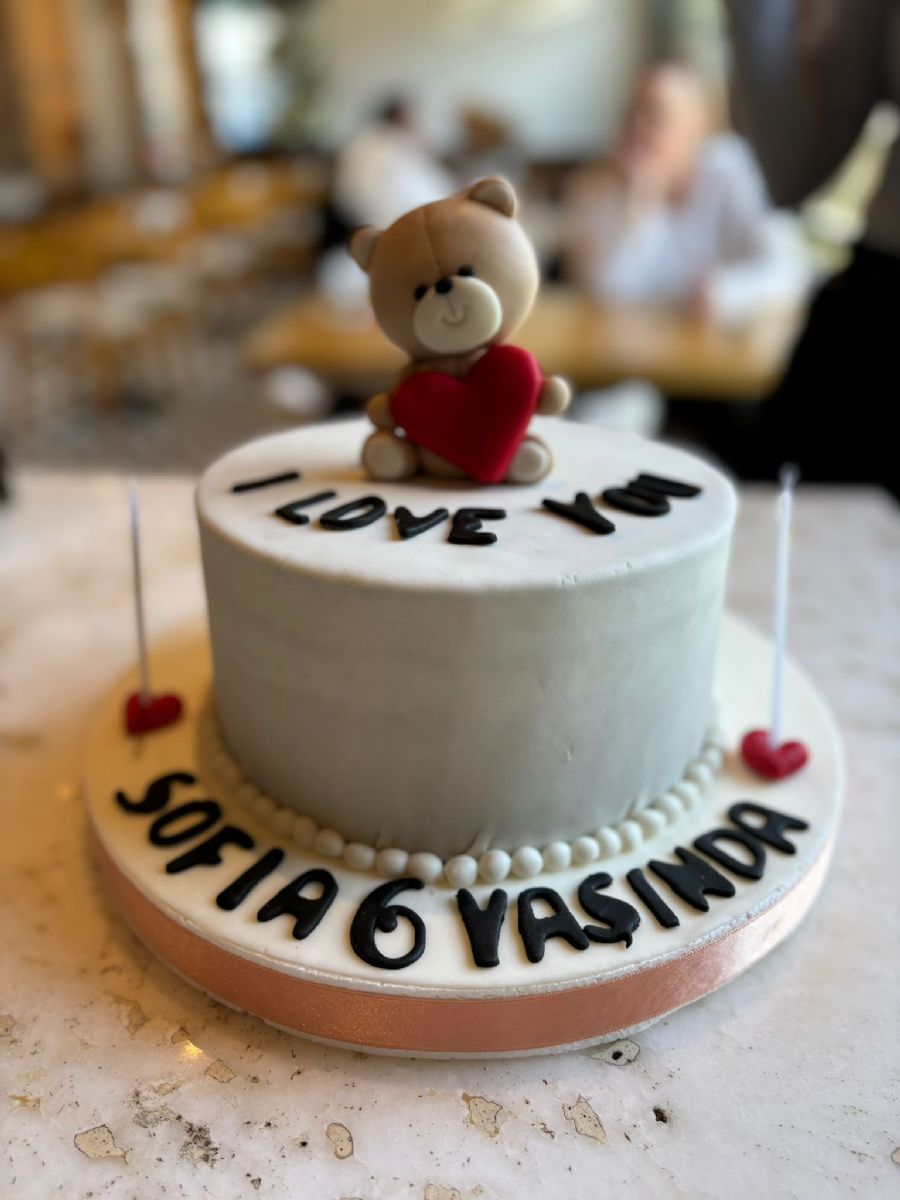 Lover Bear Cake