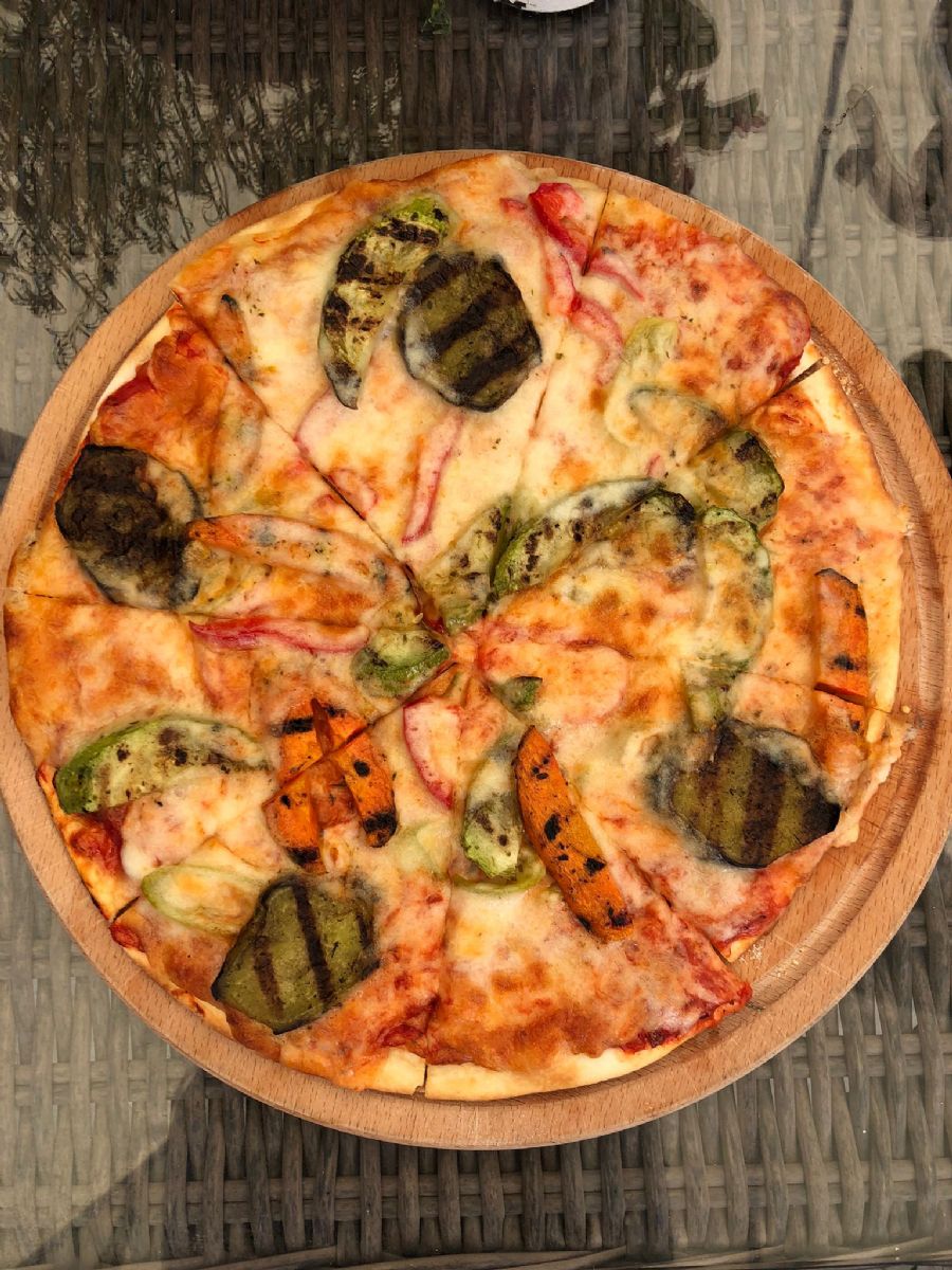 VEJETERYAN PIZZA
