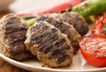 Izgara Köfte ( 160 gr / 4 adet Izgara Köfte + patates kızartması ile birlikte )