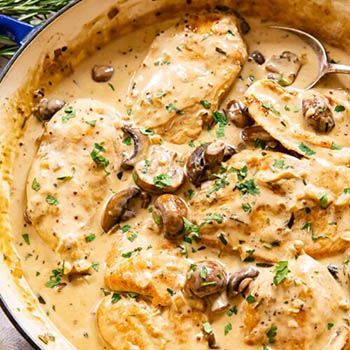 Mantar Soslu Tavuk  ( patates kızartması ile birlikte )