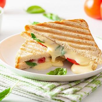 Karışık Tost ( patates kızartması ile birlikte )